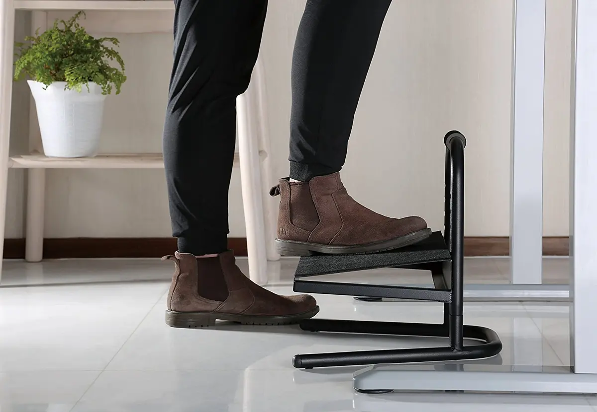 Heavy Duty High Height Foot Rest , 15.3 Cm To 27.8 Cm Height Range Footstool 2