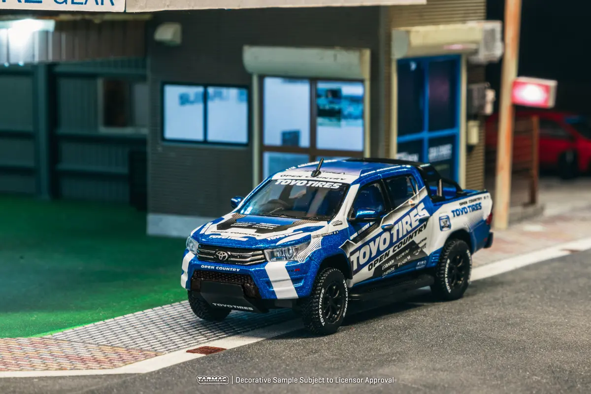 1/64 Toyota Hilux Toyo Tires - Tarmac Works Hobby64 1