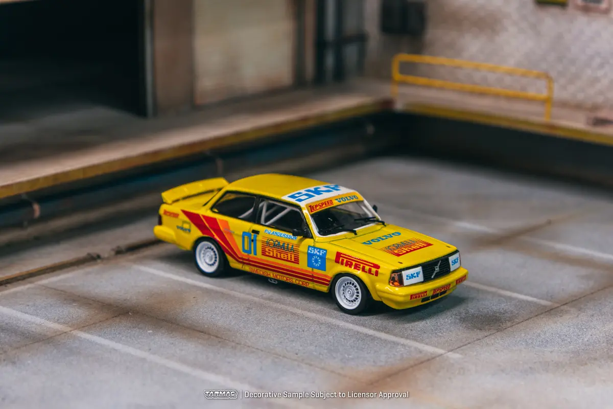 1/64 Volvo 240 Turbo Thai Group A Championship Bira Circuit Pattaya Winner 1988 #1 - Tarmac Works Hobby64 1