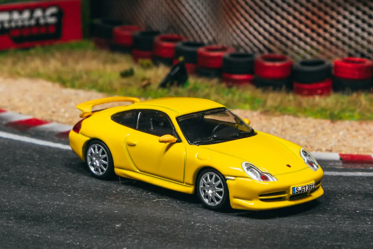 1/64 Porsche 911 Gt3 (Type 996) Yellow - Tarmac Works X Ixo Models Global64 1