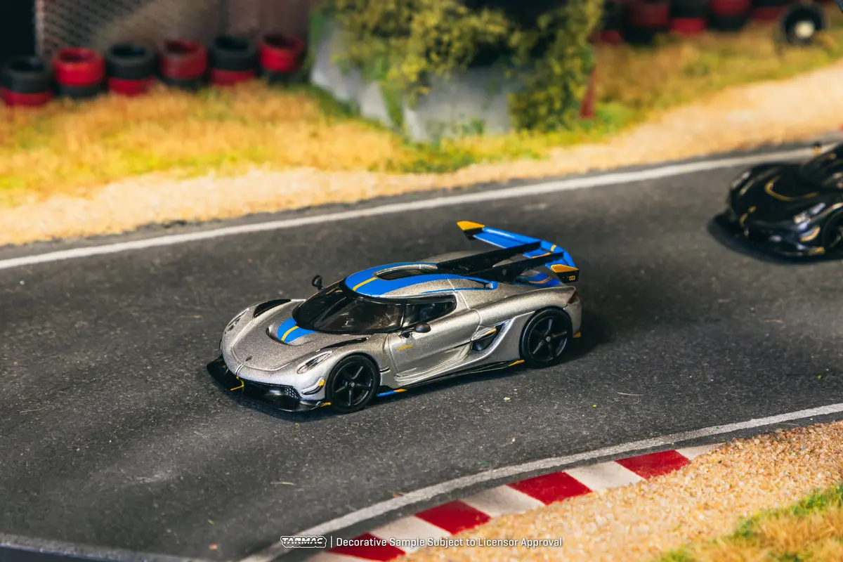 1/64 Koenigsegg Jesko Attack Silver - Tarmac Works Global64 1