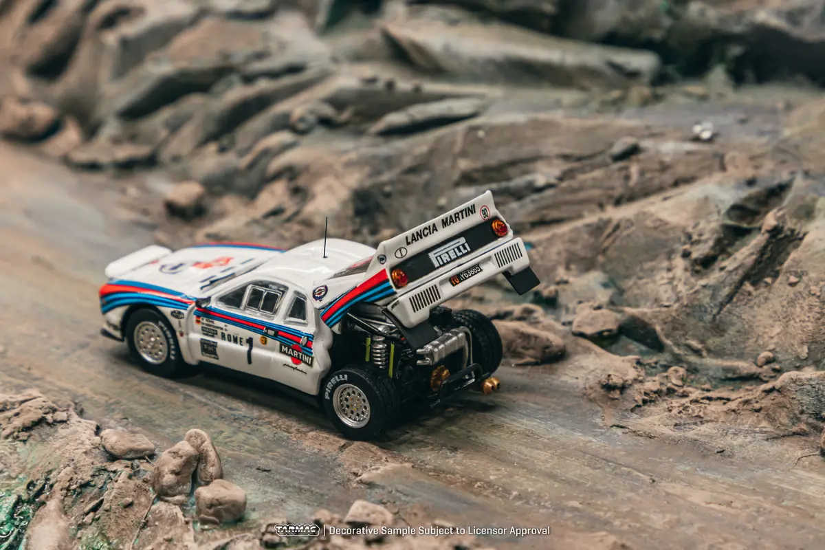 1/64 Lancia 037 Rally Rally Monte Carlo 1983 #1 With Tarmac Cards - Tarmac Works Hobby64+ 1