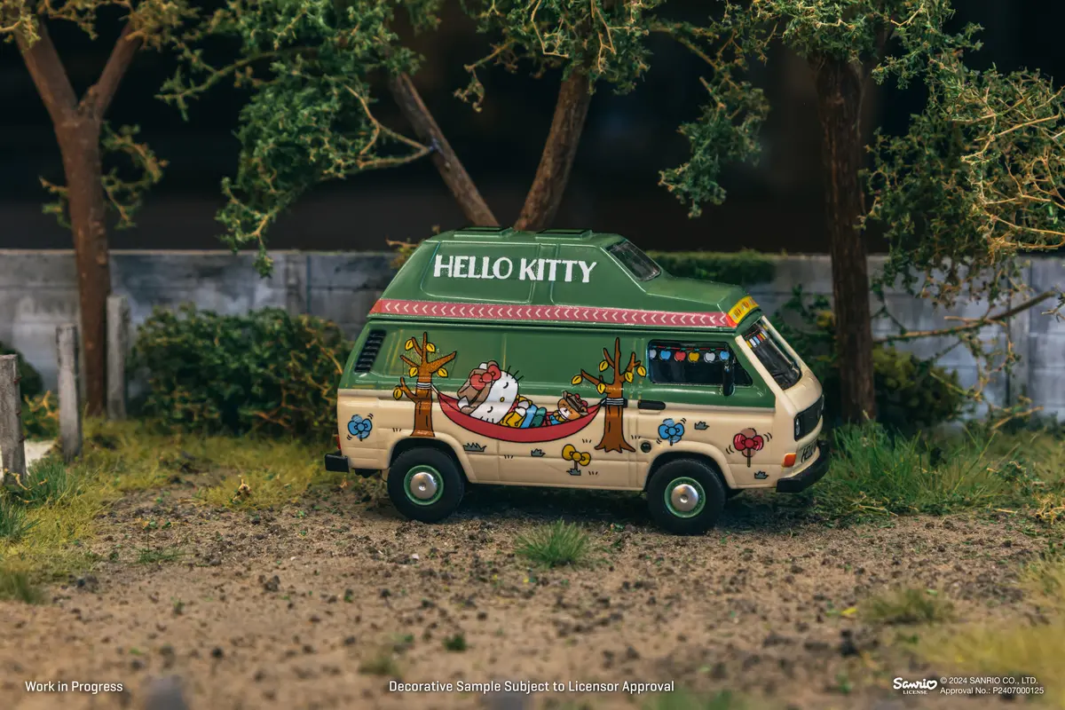1/64 Volkswagen T3 Van Hello Kitty Camping -  Tarmac Works X Schuco Collab64 1