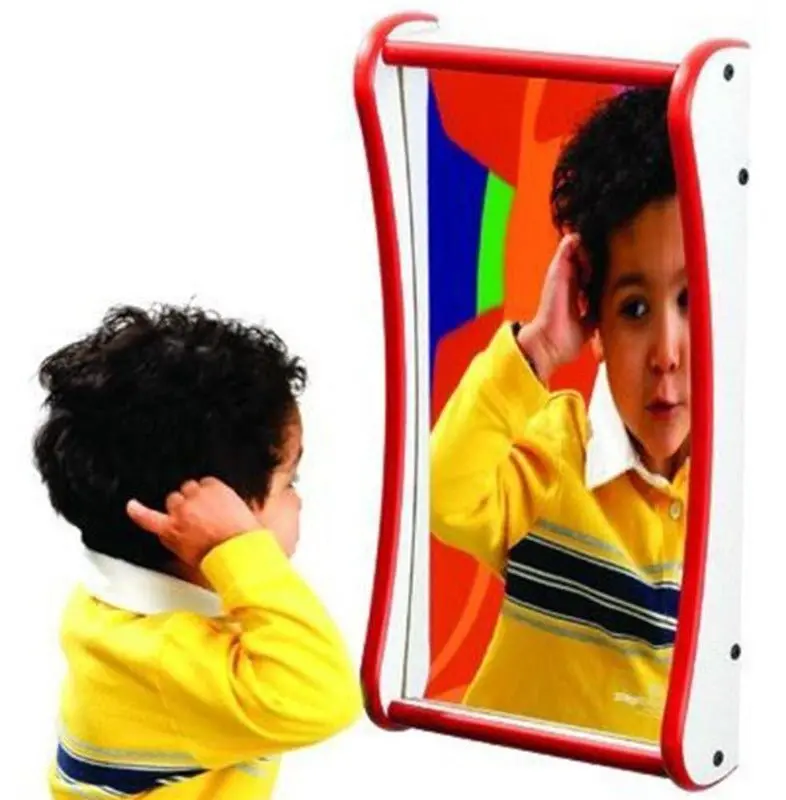 Small Fun House Faces Giggle Mirror 1